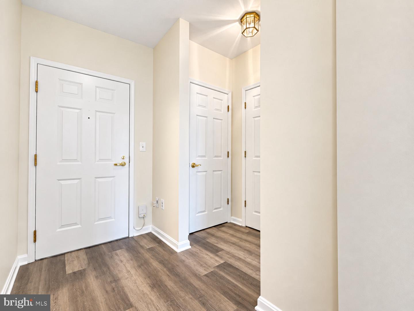 1851 Stratford Park Pl #214 Property Photo 5