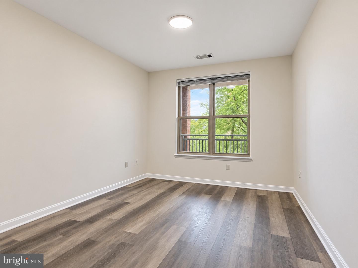 1851 Stratford Park Pl #214 Property Photo 15