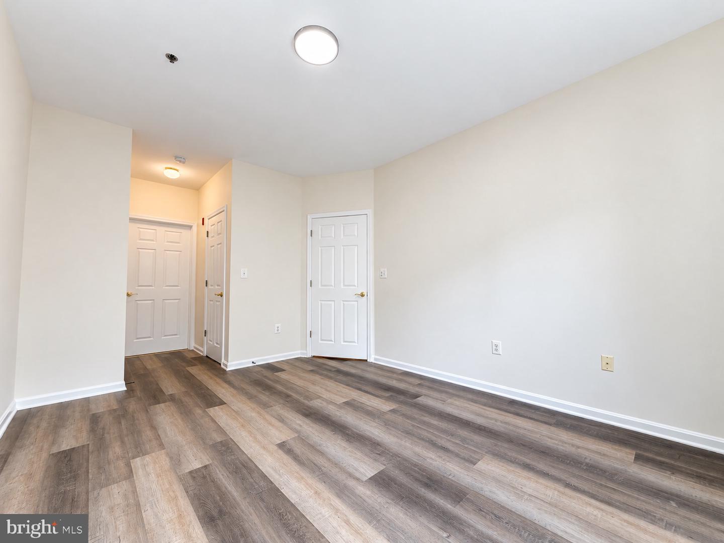 1851 Stratford Park Pl #214 Property Photo 35