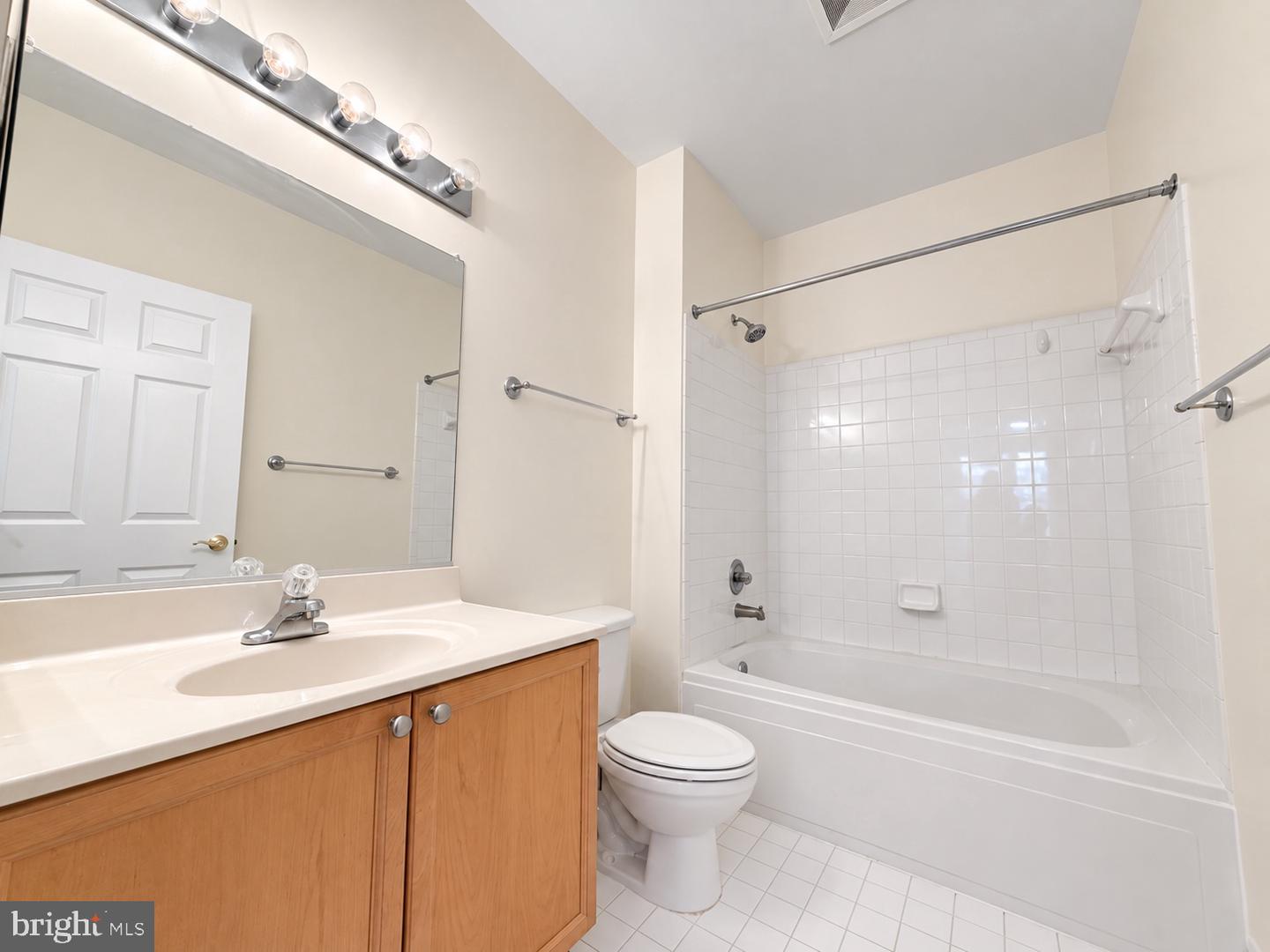 1851 Stratford Park Pl #214 Property Photo 37
