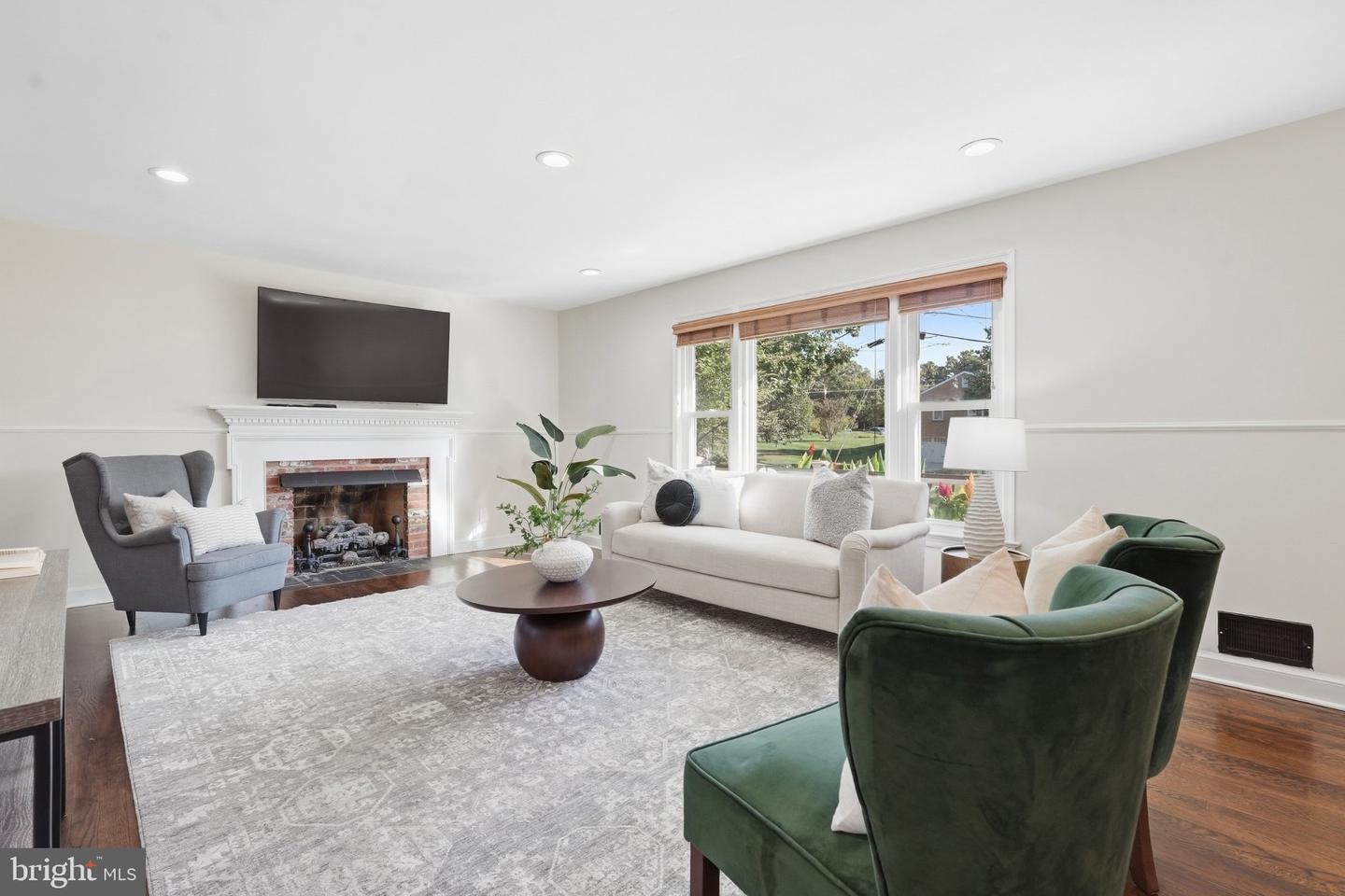 5008 Larno Dr Property Photo 3