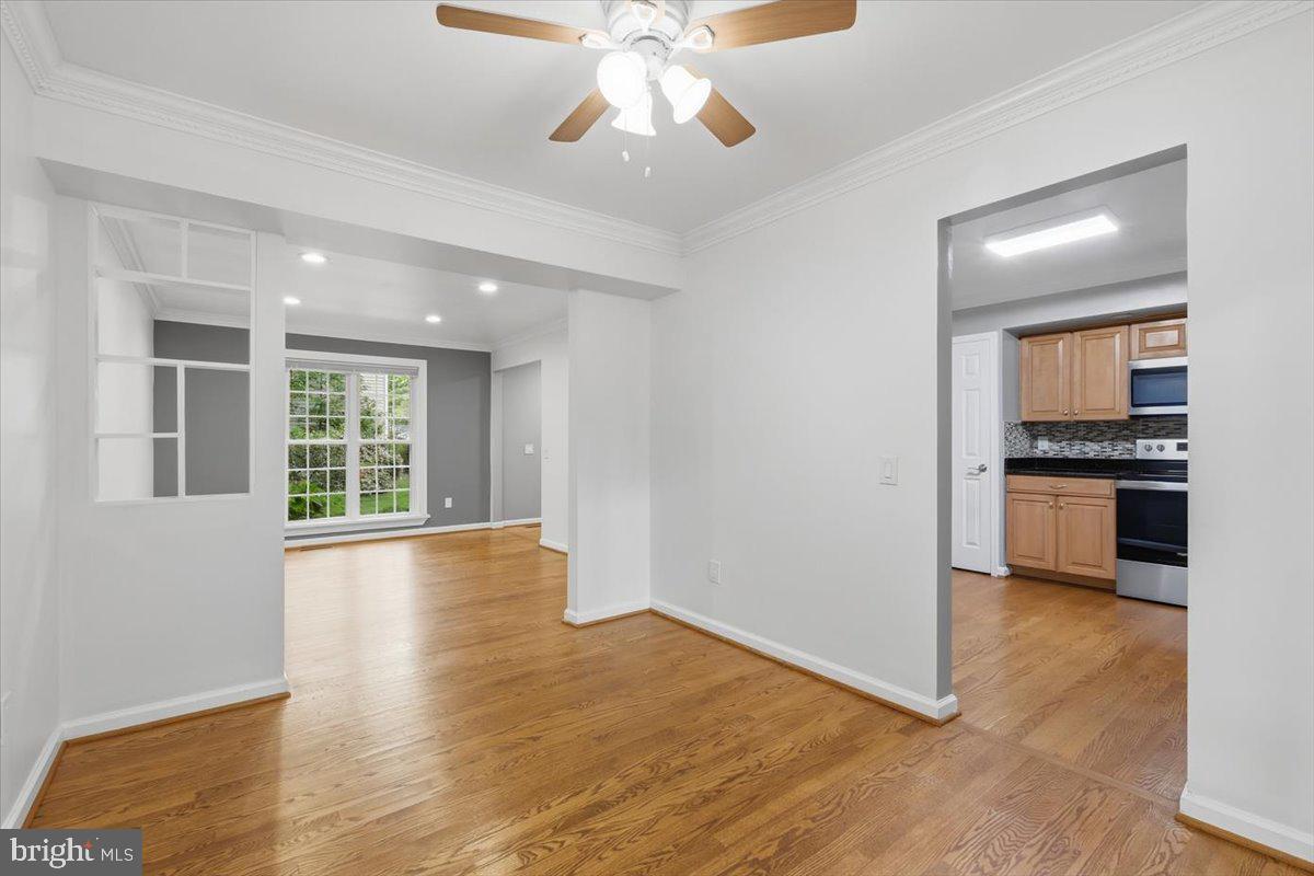 10421 Todman Landing Property Photo 7