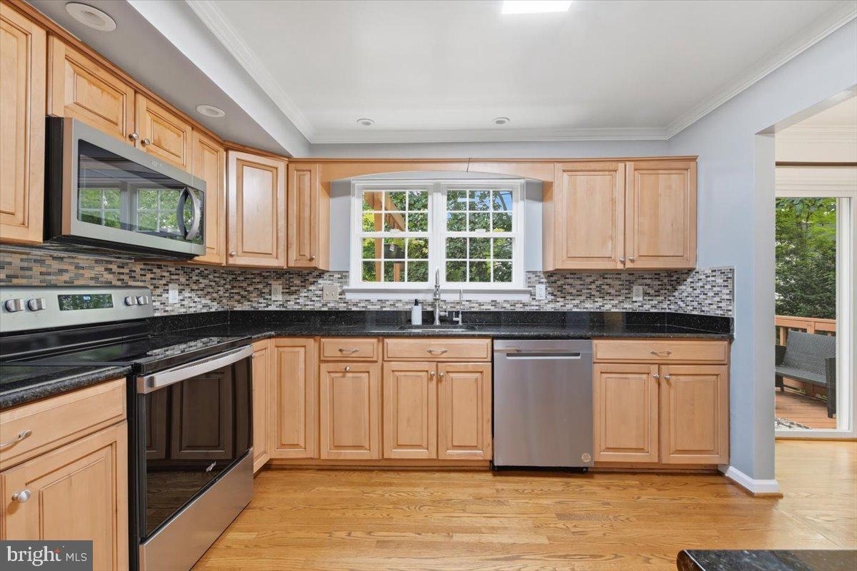 10421 Todman Landing Property Photo 11