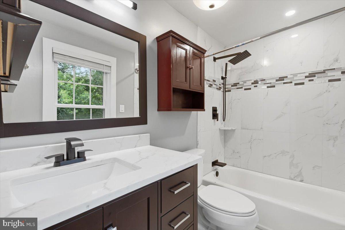 10421 Todman Landing Property Photo 16