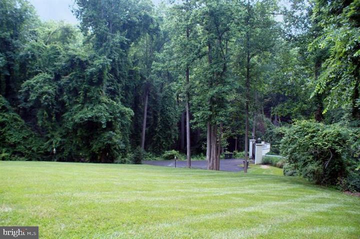 7901 Georgetown Pike Property Photo 3
