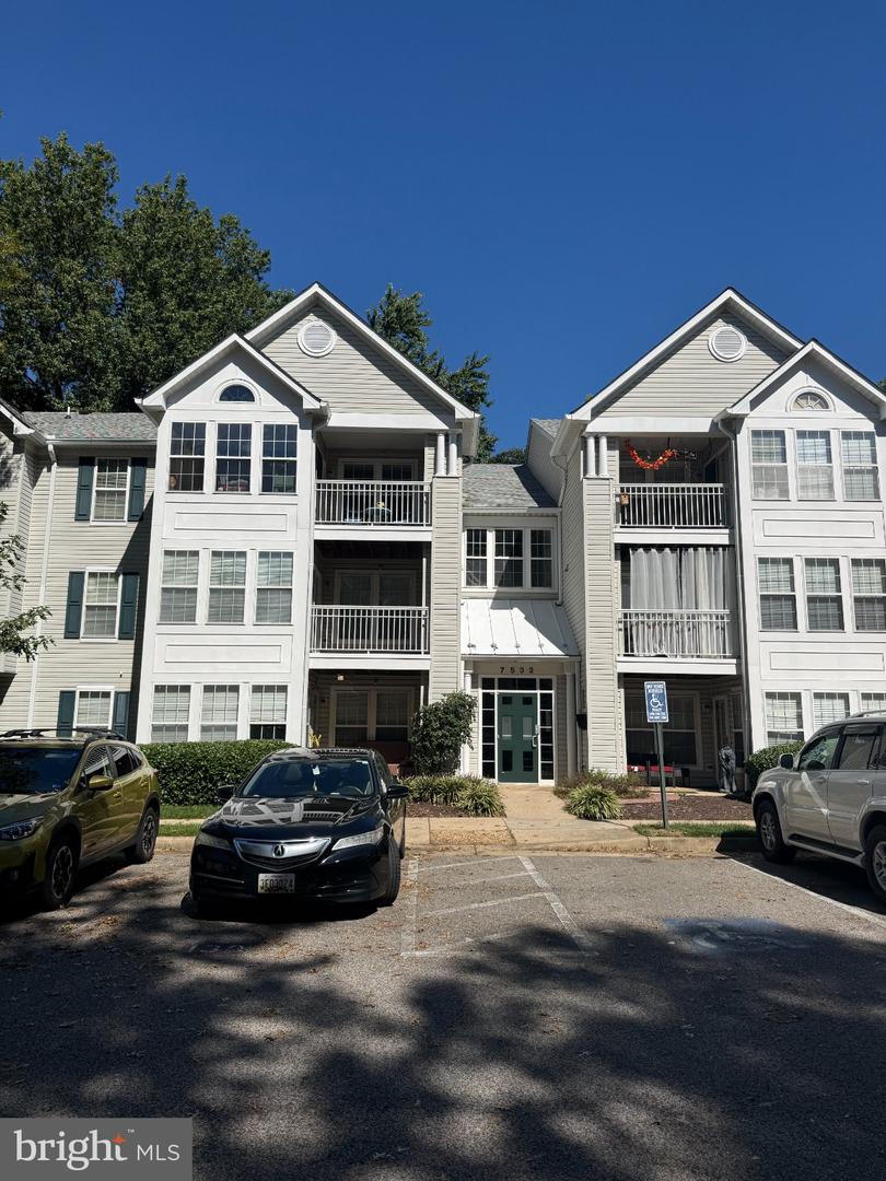 7532 COXTON CT #G-127 Property Photo 1