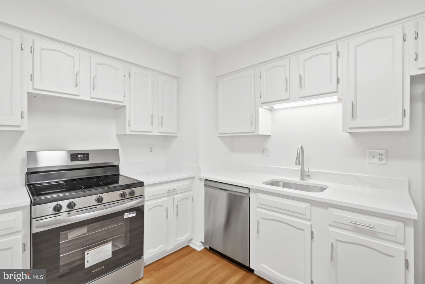 10851 Oak Green Ct Property Photo 9