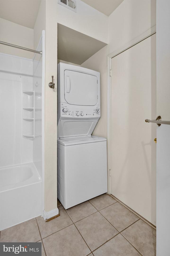12160 Penderview Ln #1725 Property Photo 8