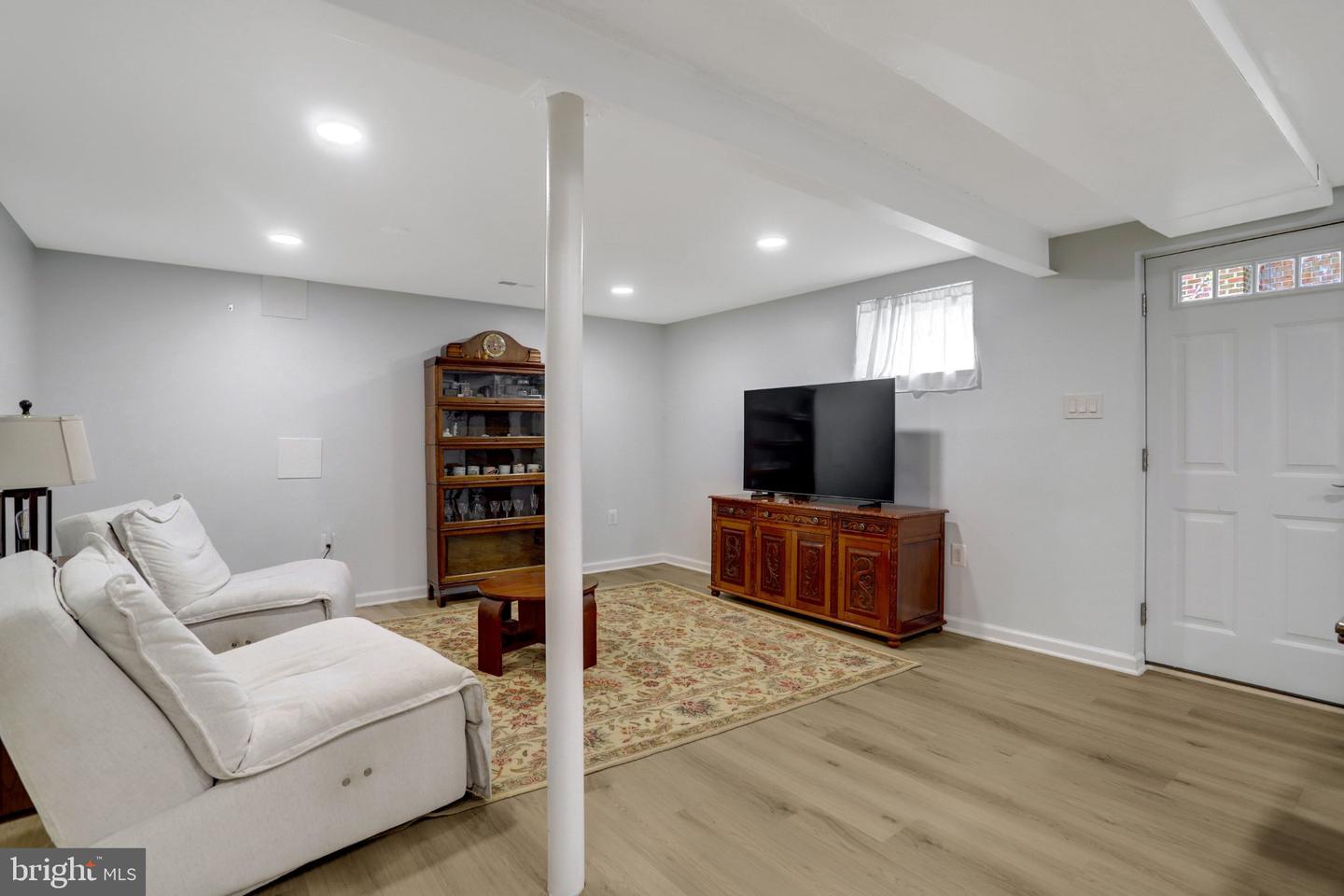 5510 Kings Park Dr Property Photo 12