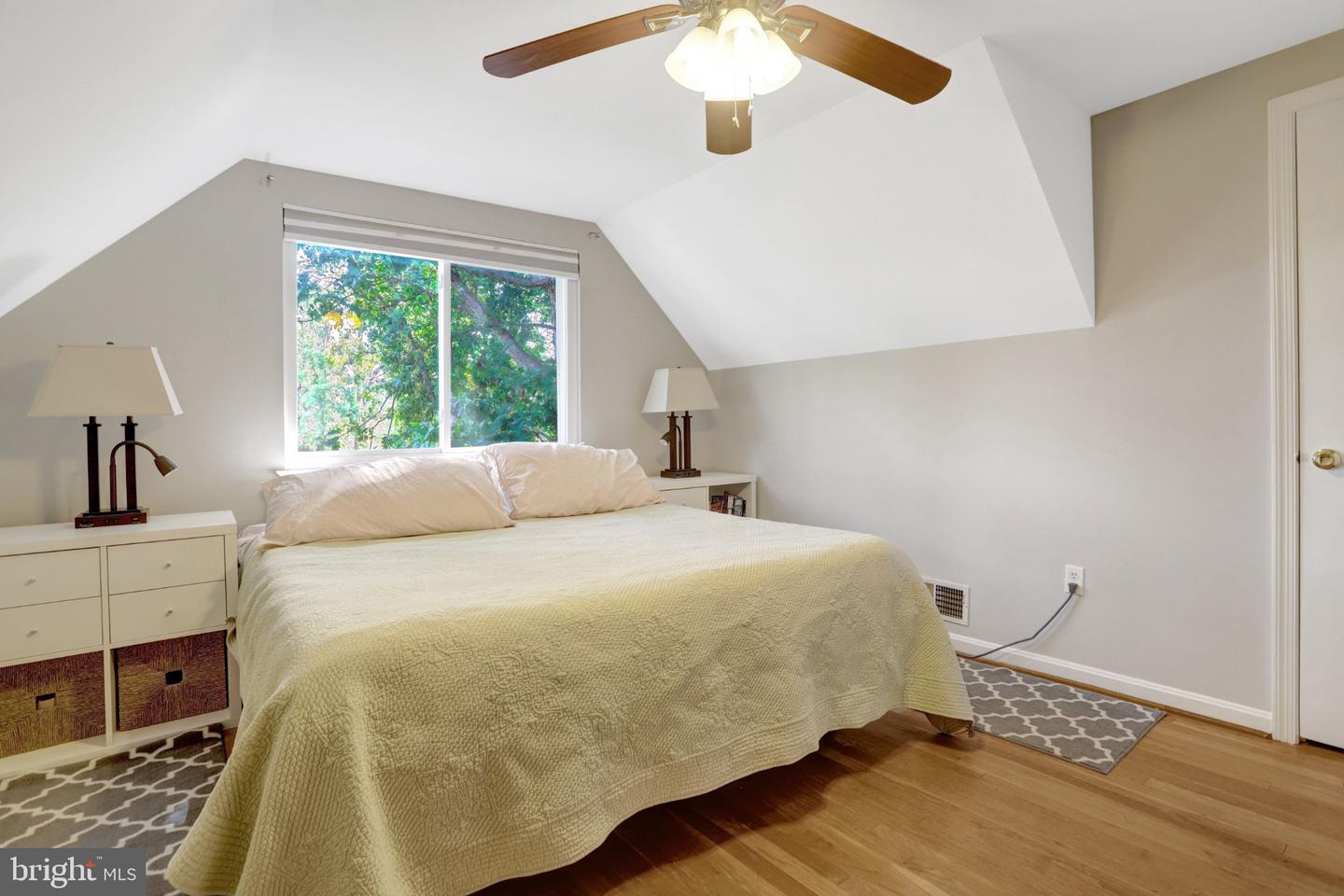 5510 Kings Park Dr Property Photo 28