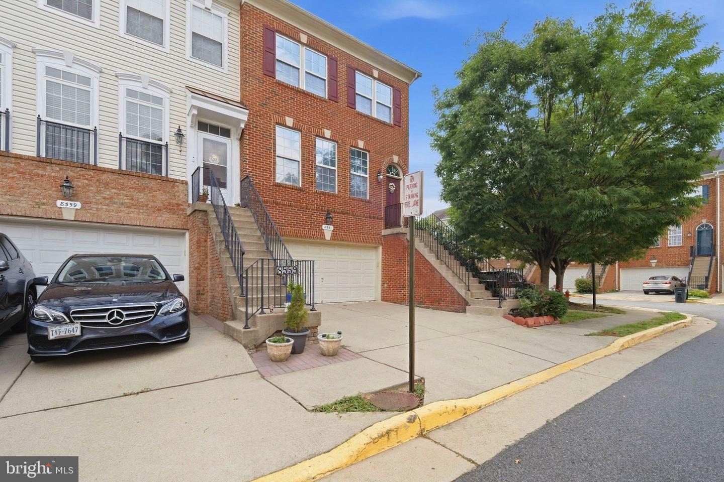 8561 Wyngate Manor Ct Property Photo 2