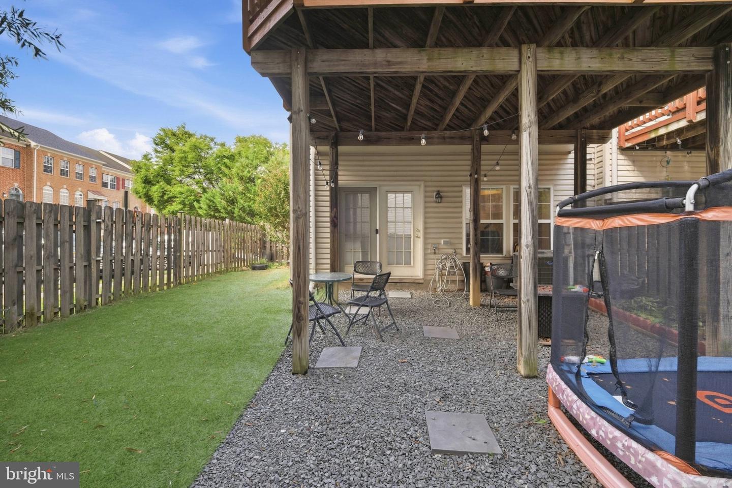 8561 Wyngate Manor Ct Property Photo 4
