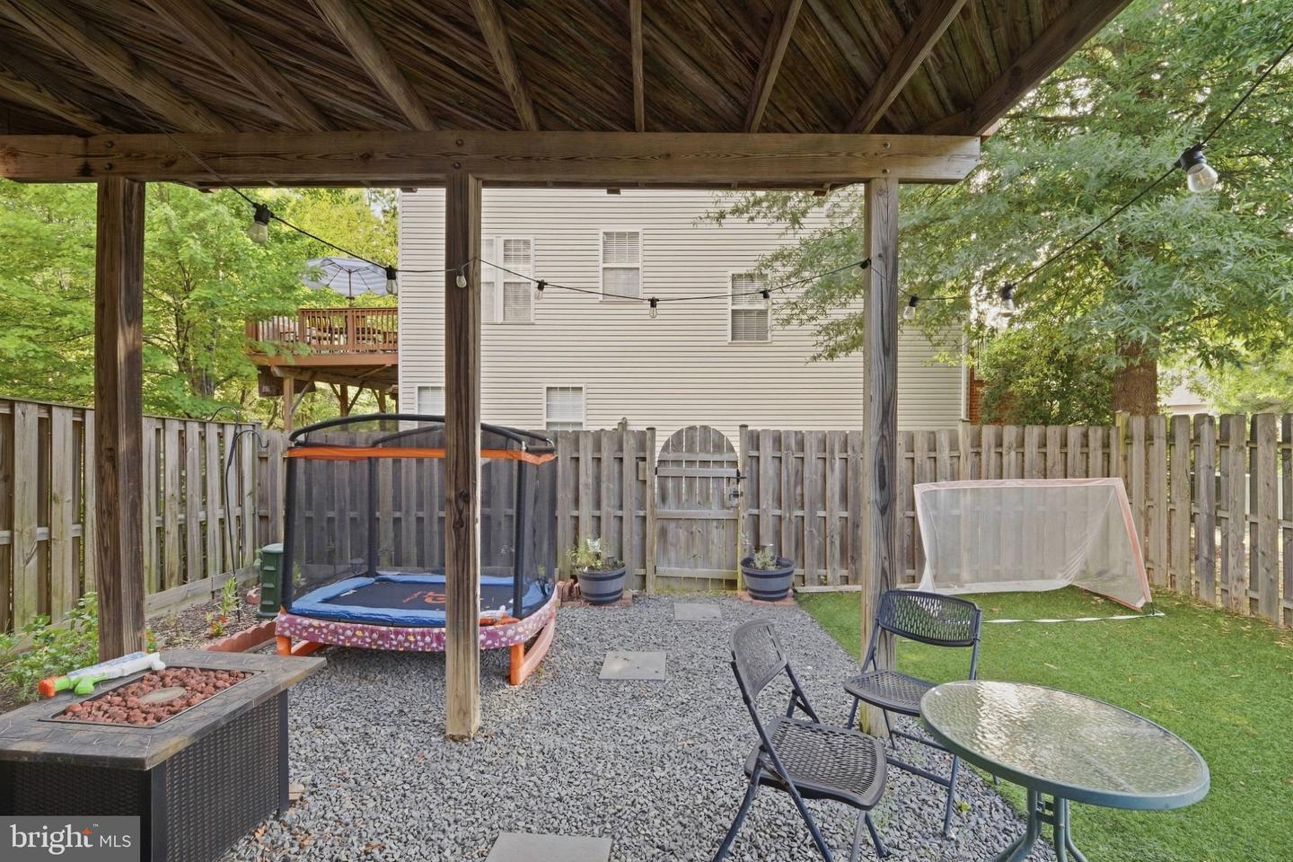 8561 Wyngate Manor Ct Property Photo 7