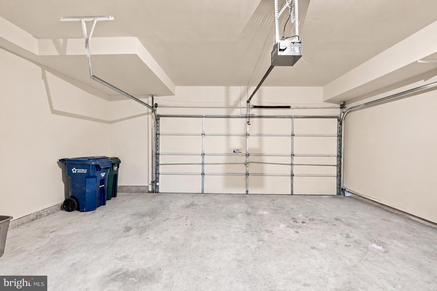 8561 Wyngate Manor Ct Property Photo 8