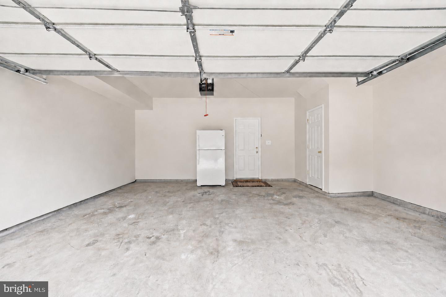 8561 Wyngate Manor Ct Property Photo 9