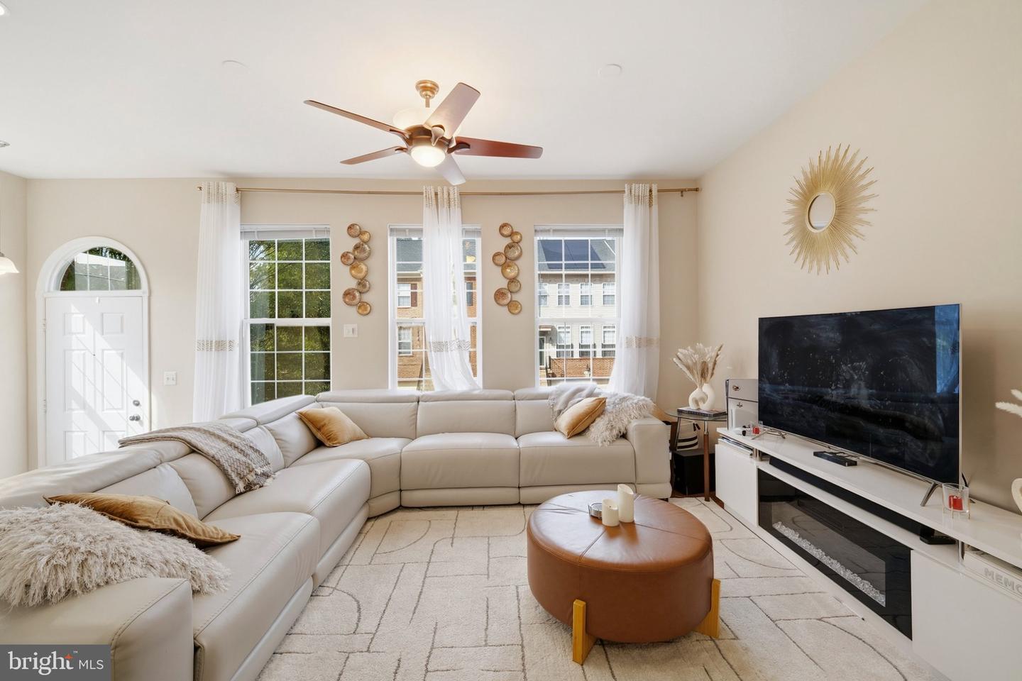 8561 Wyngate Manor Ct Property Photo 13