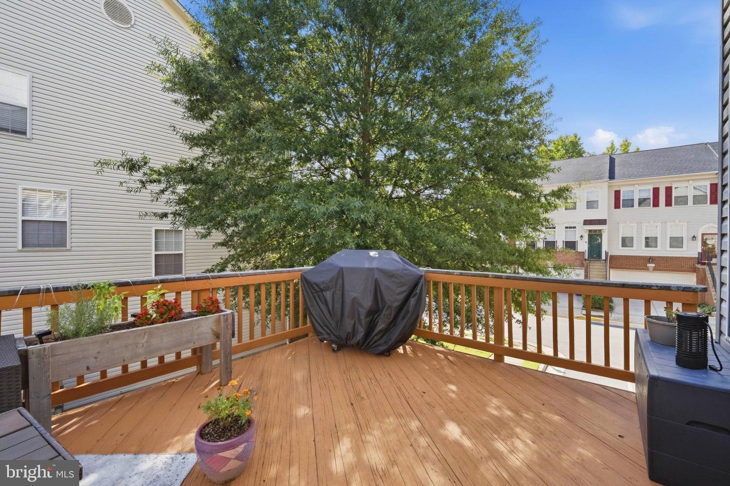 8561 Wyngate Manor Ct Property Photo 28