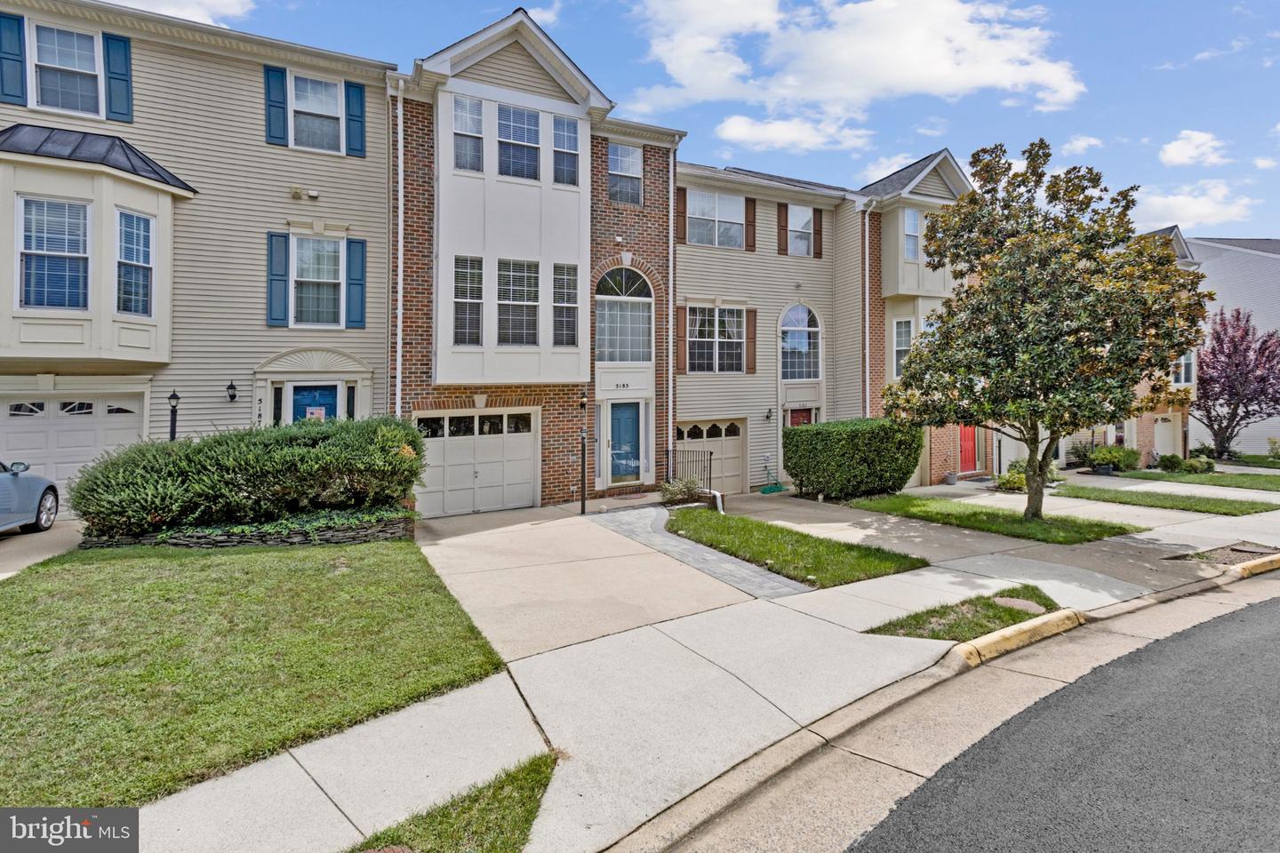 5185 Ballycastle Cir Property Photo 3