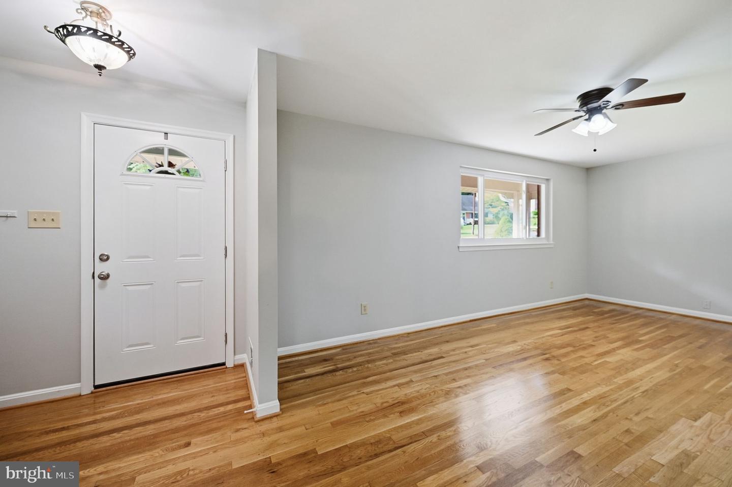 8608 Parliament Dr Property Photo 6