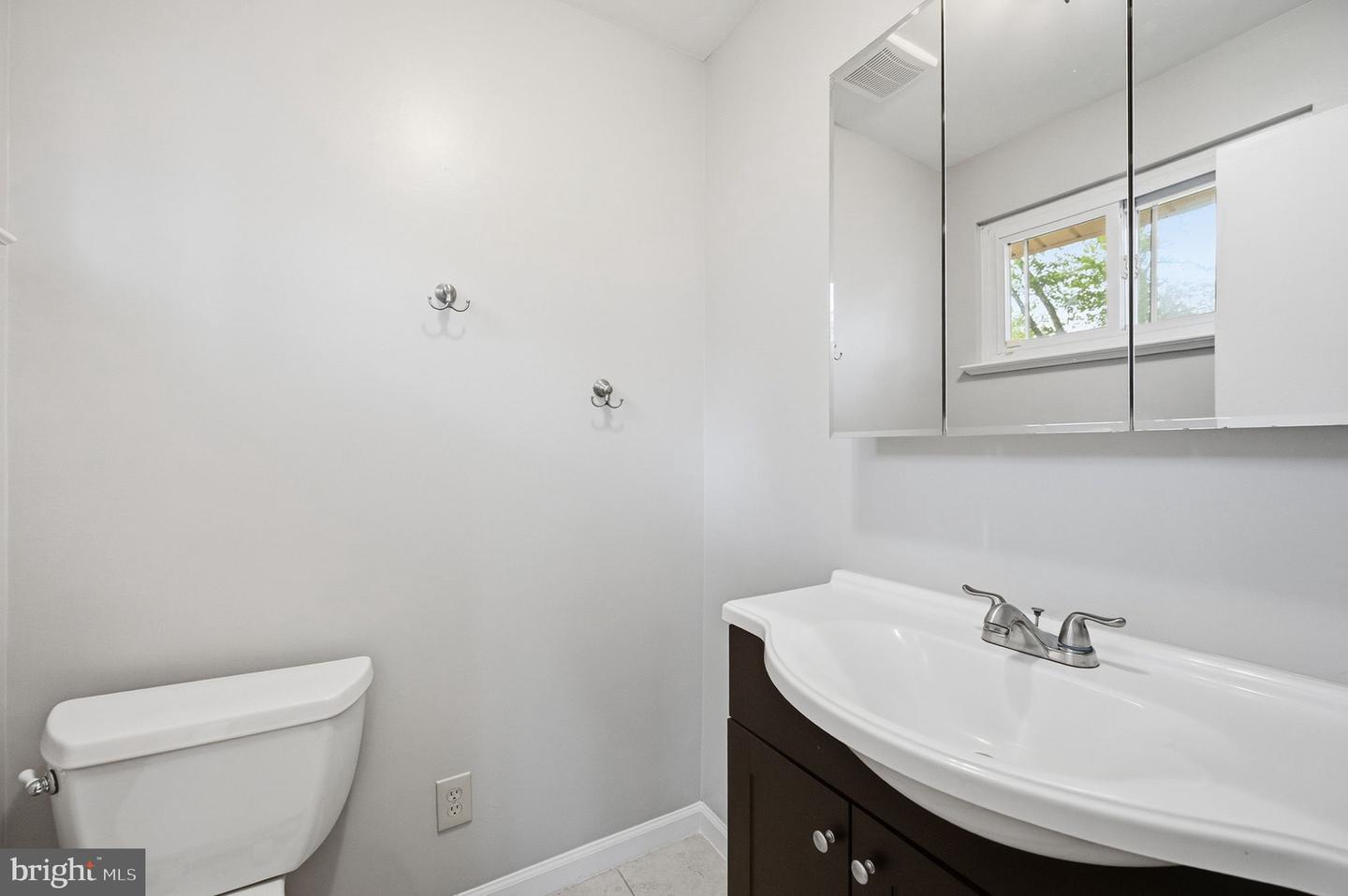 8608 Parliament Dr Property Photo 17