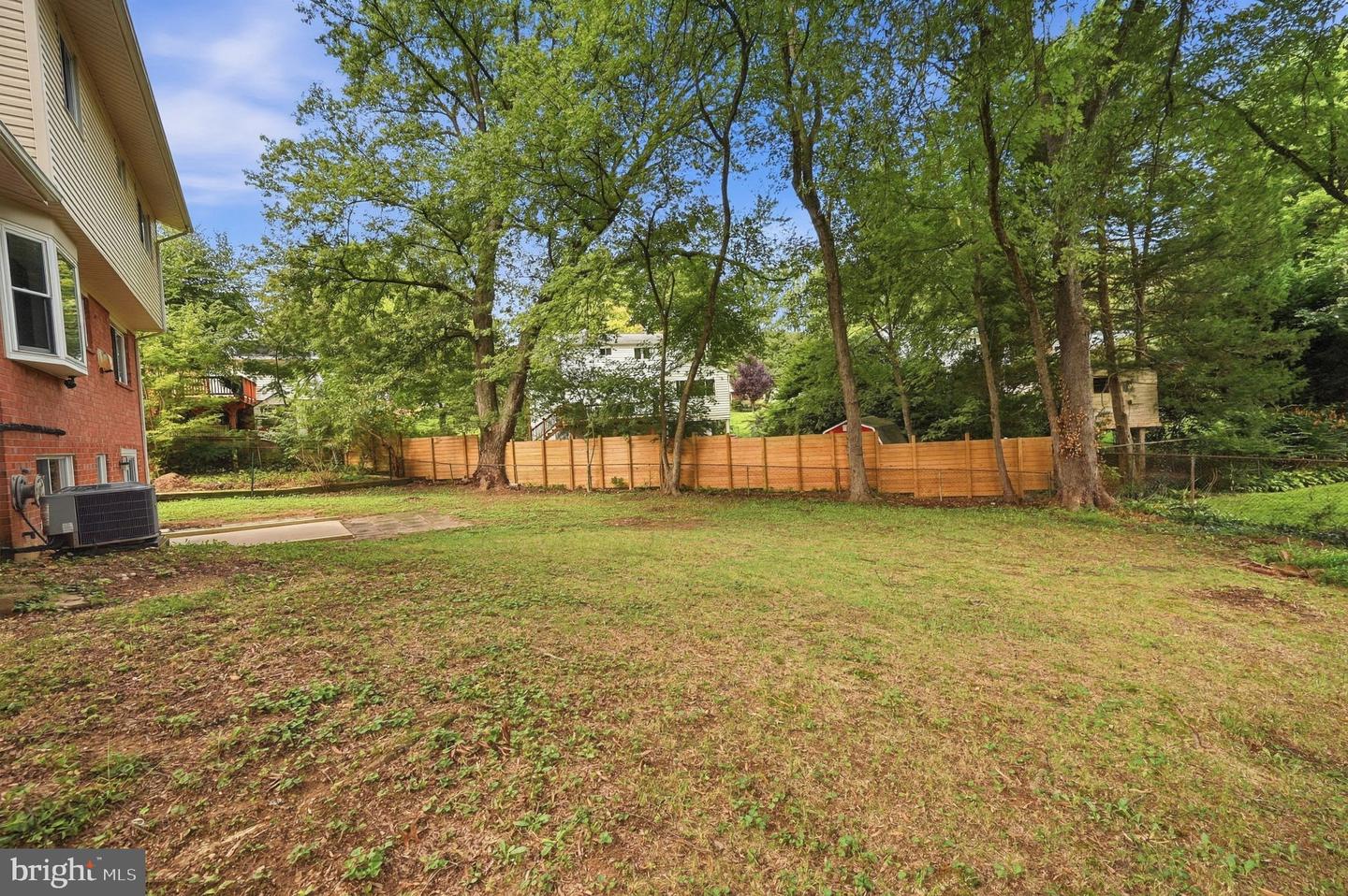 8608 Parliament Dr Property Photo 33