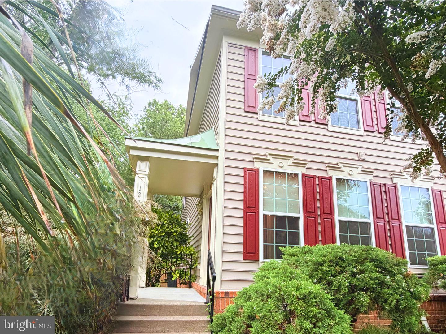 1274 Vintage Pl Property Photo 2