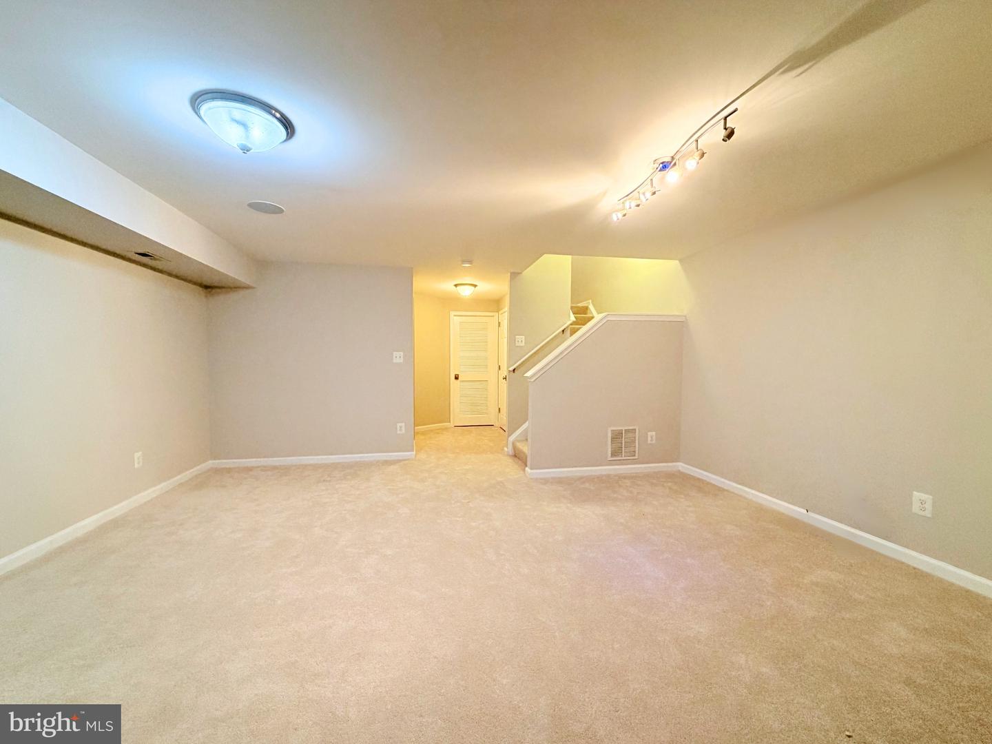 1274 Vintage Pl Property Photo 29