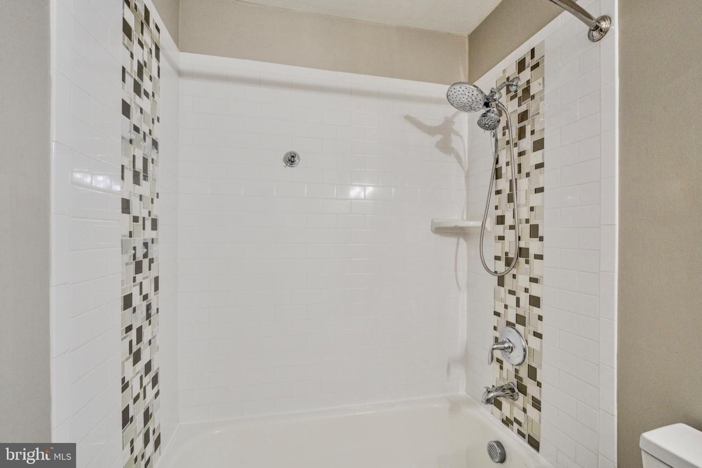2318 Hunters Run Dr #2318 Property Photo 28
