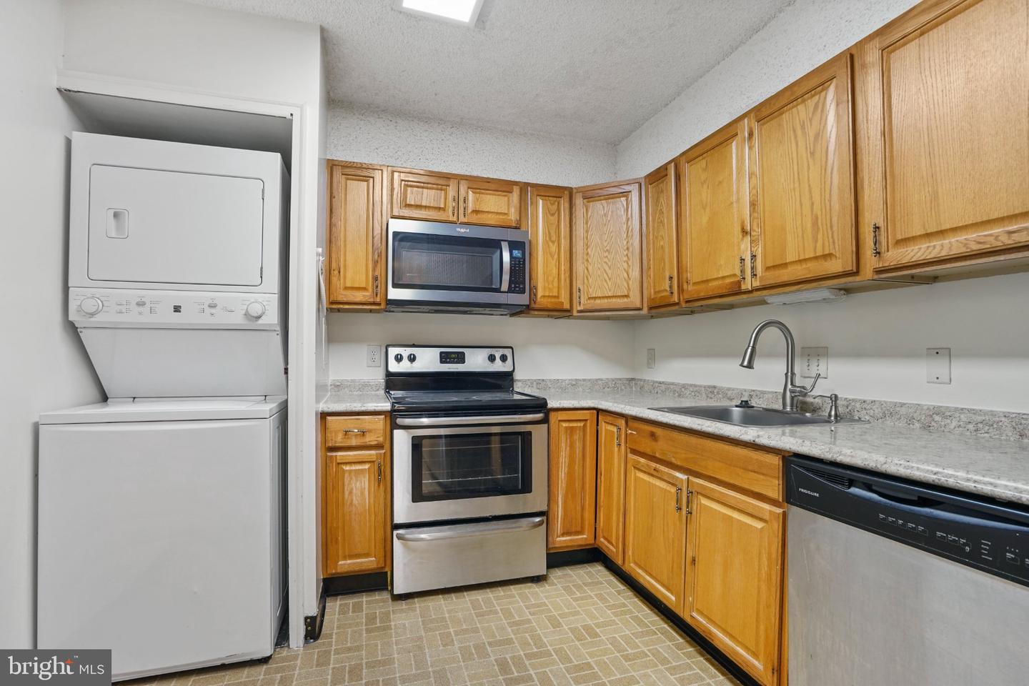 3800 Powell Ln #619 Property Photo 7
