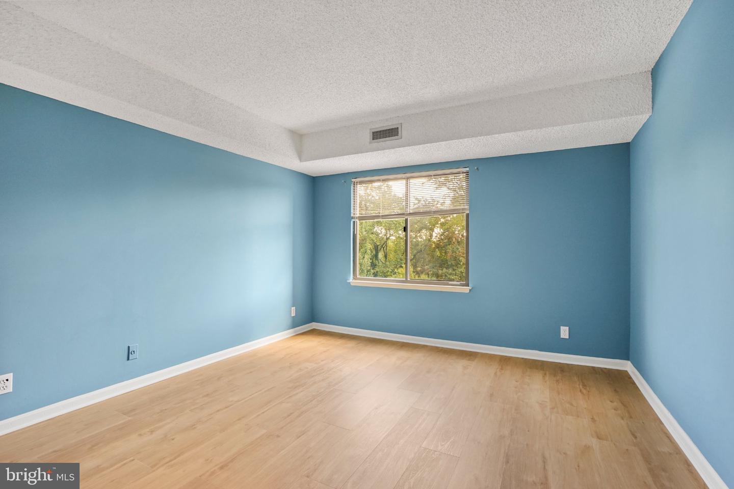 3800 Powell Ln #619 Property Photo 12