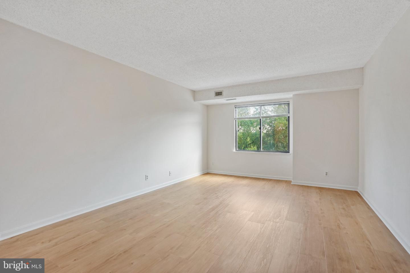 3800 Powell Ln #619 Property Photo 14
