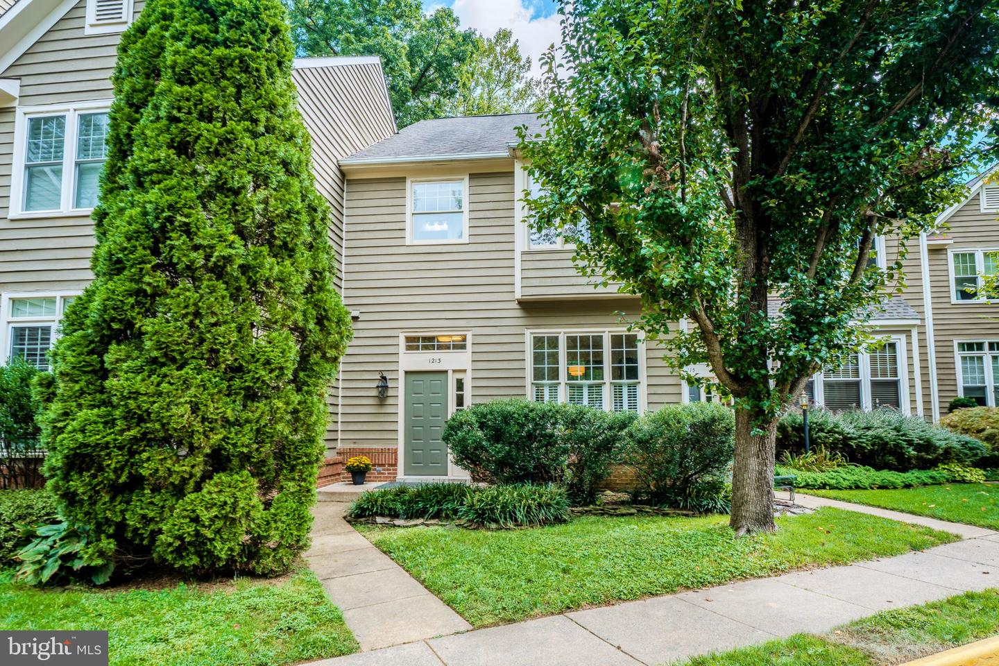 1213 Weatherstone Ct Property Photo 1