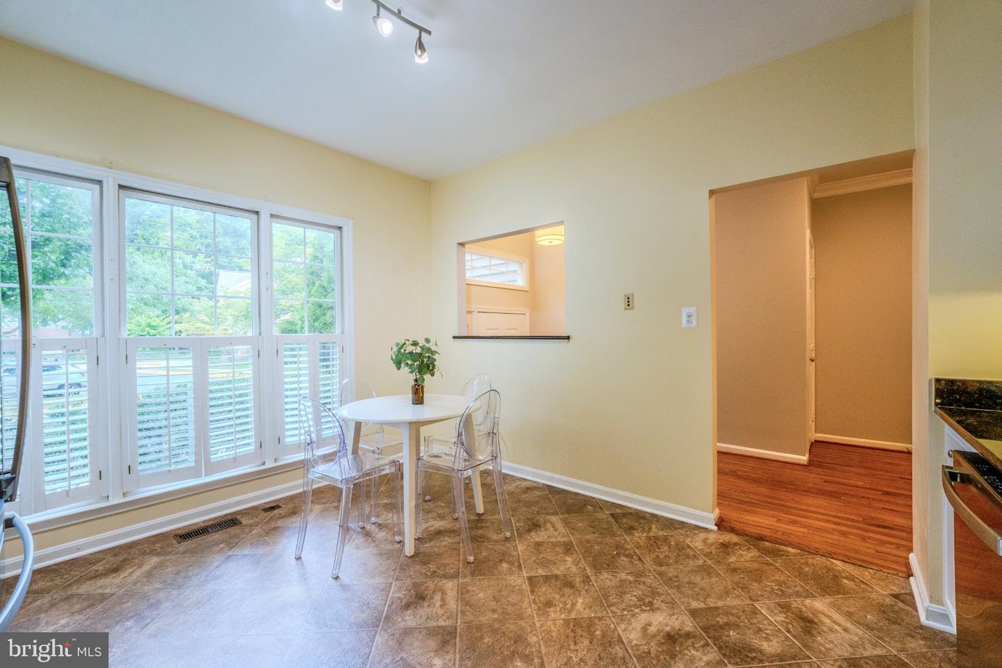 1213 Weatherstone Ct Property Photo 10