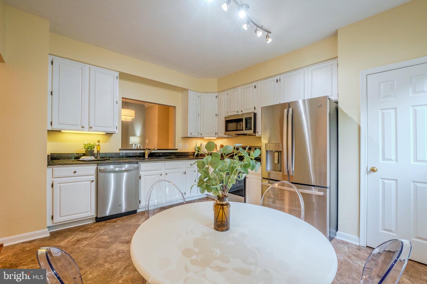 1213 Weatherstone Ct Property Photo 11