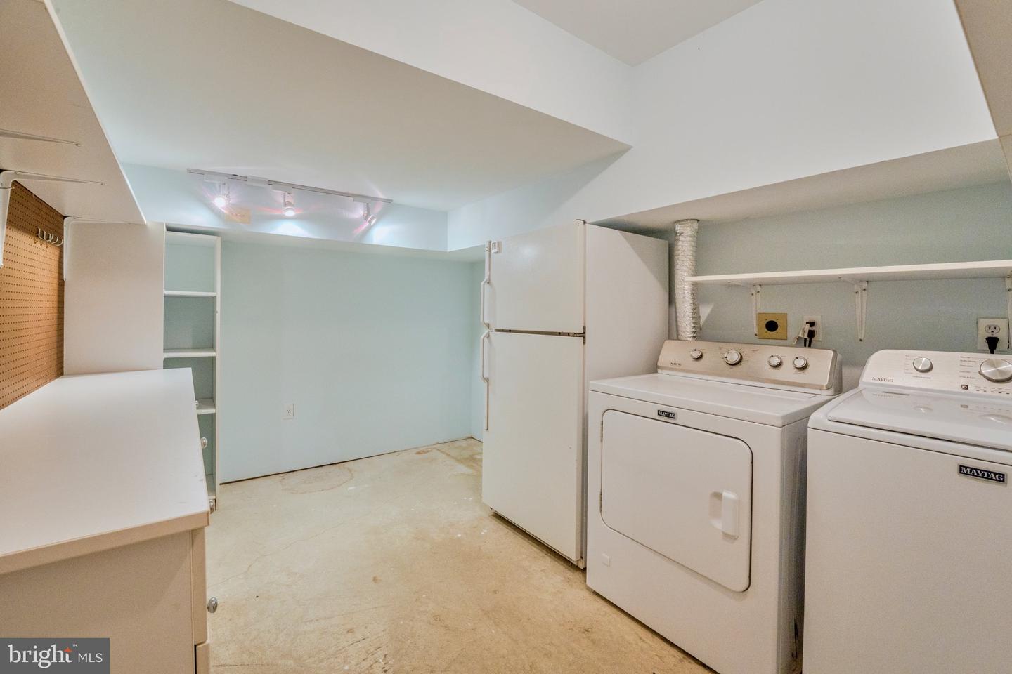 1213 Weatherstone Ct Property Photo 36