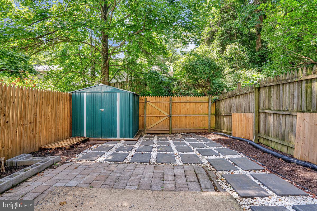 7821 Groveland Sq Property Photo 35