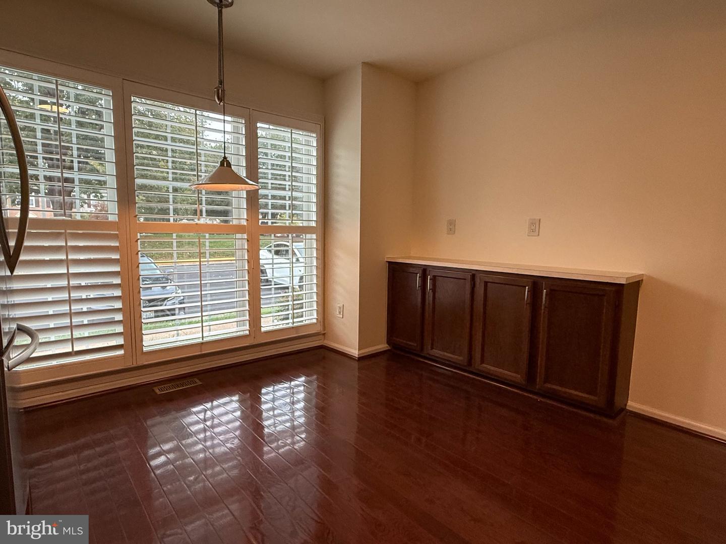 5250 Stoney Branch Ct Property Photo 8