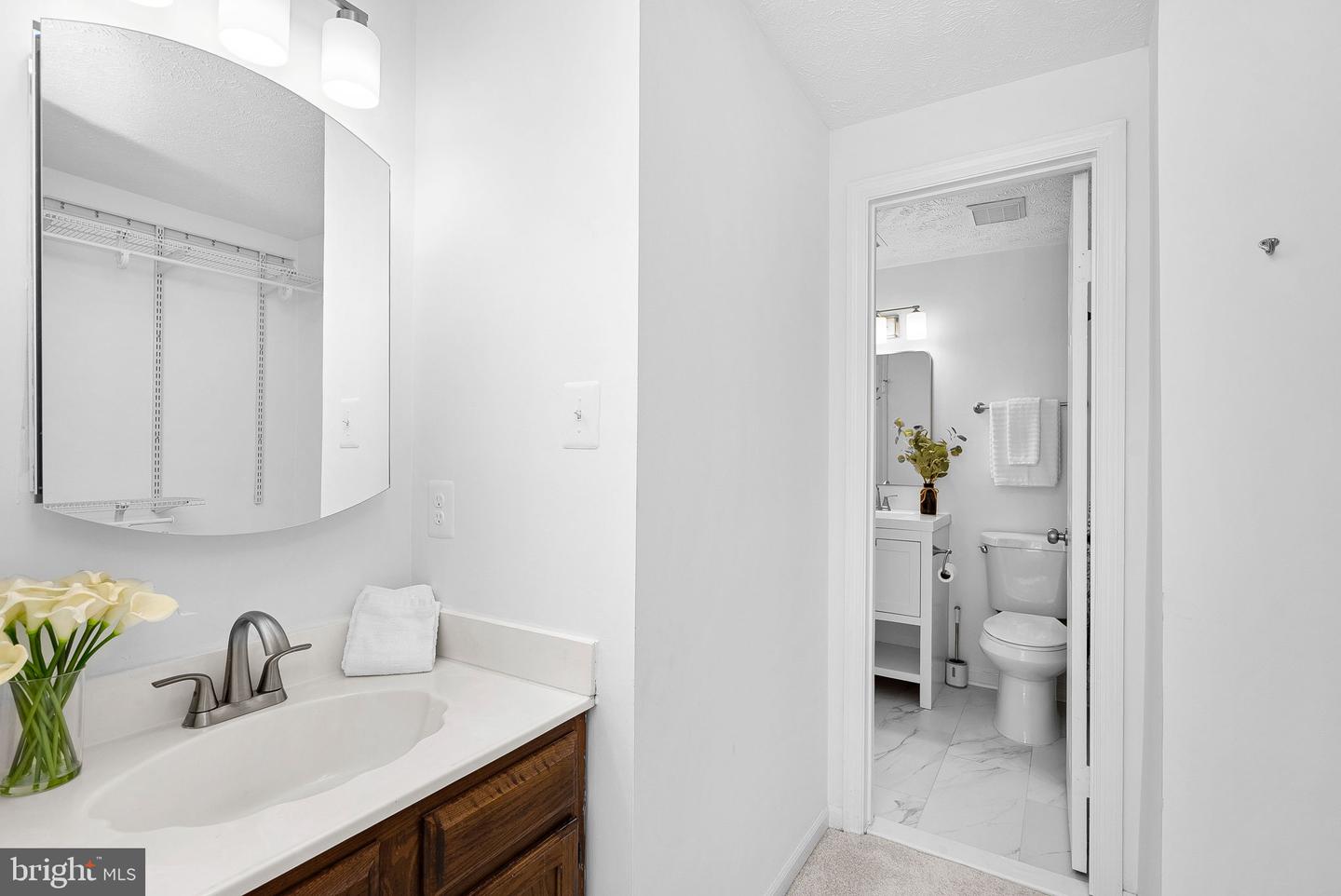 1594 Woodcrest Dr Property Photo 30