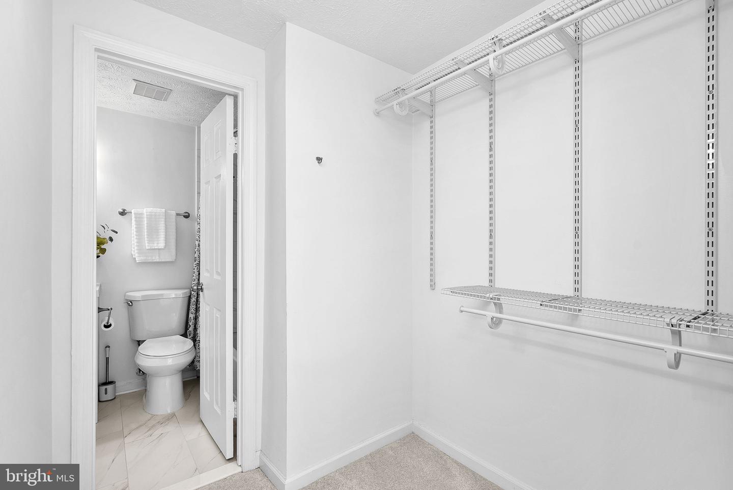 1594 Woodcrest Dr Property Photo 32