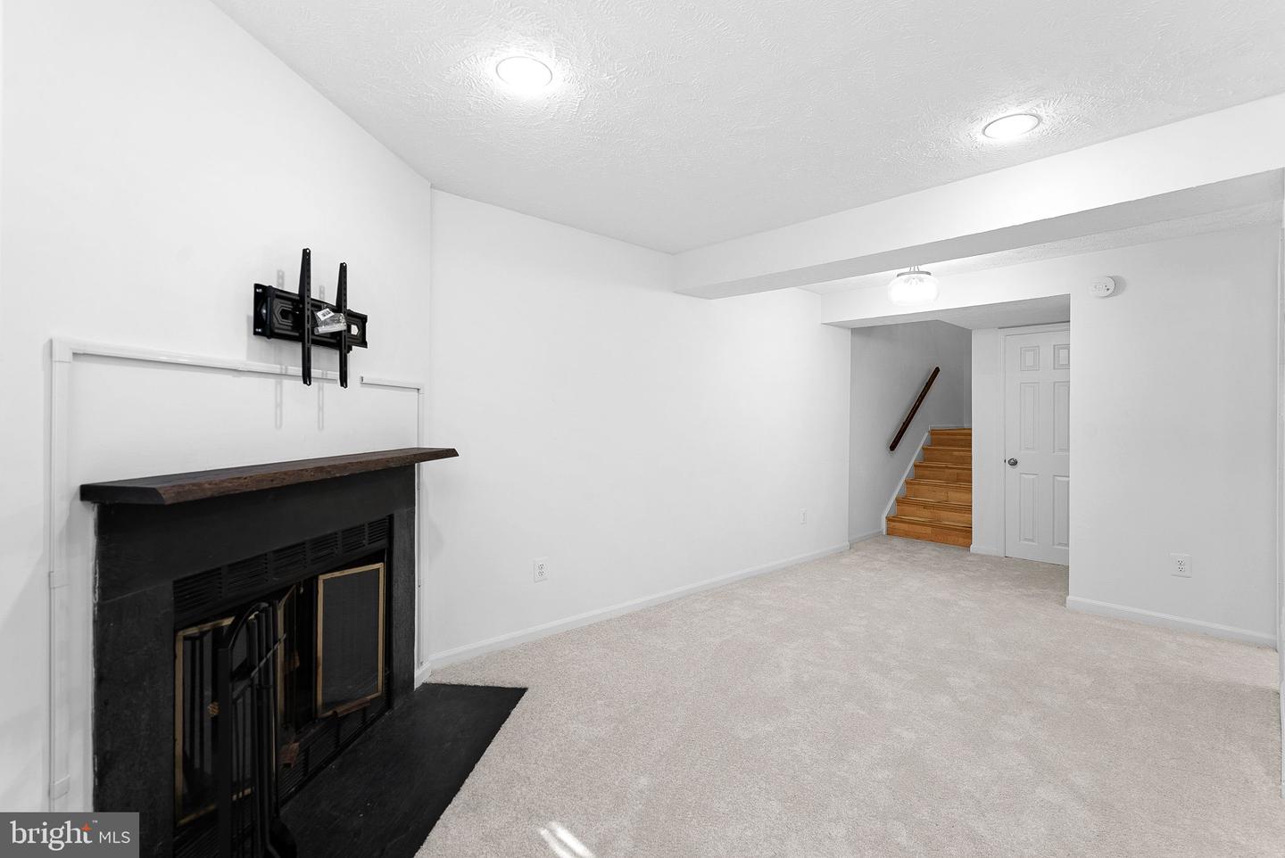1594 Woodcrest Dr Property Photo 38