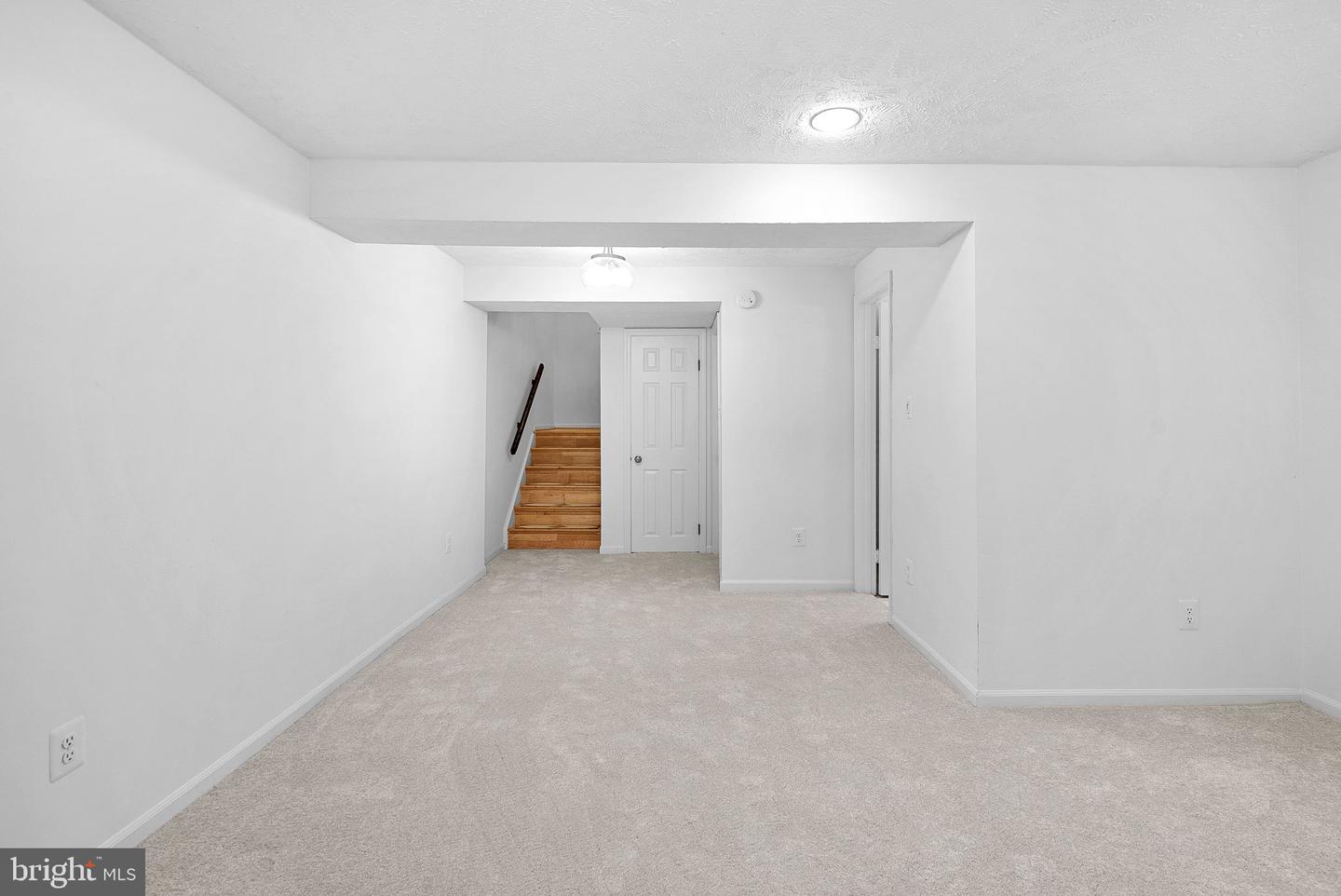 1594 Woodcrest Dr Property Photo 39