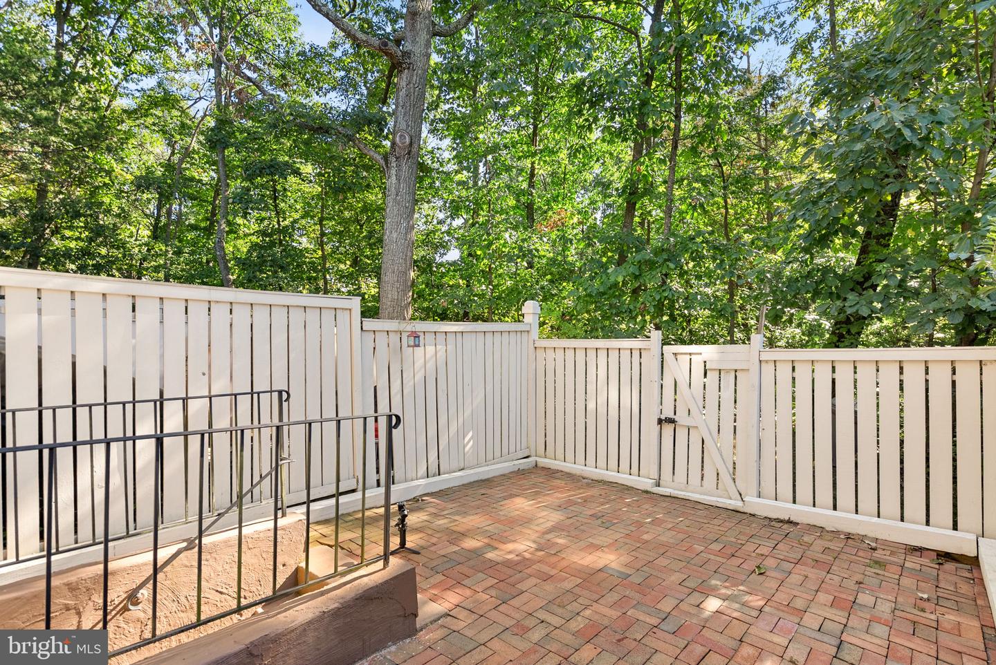 1594 Woodcrest Dr Property Photo 47