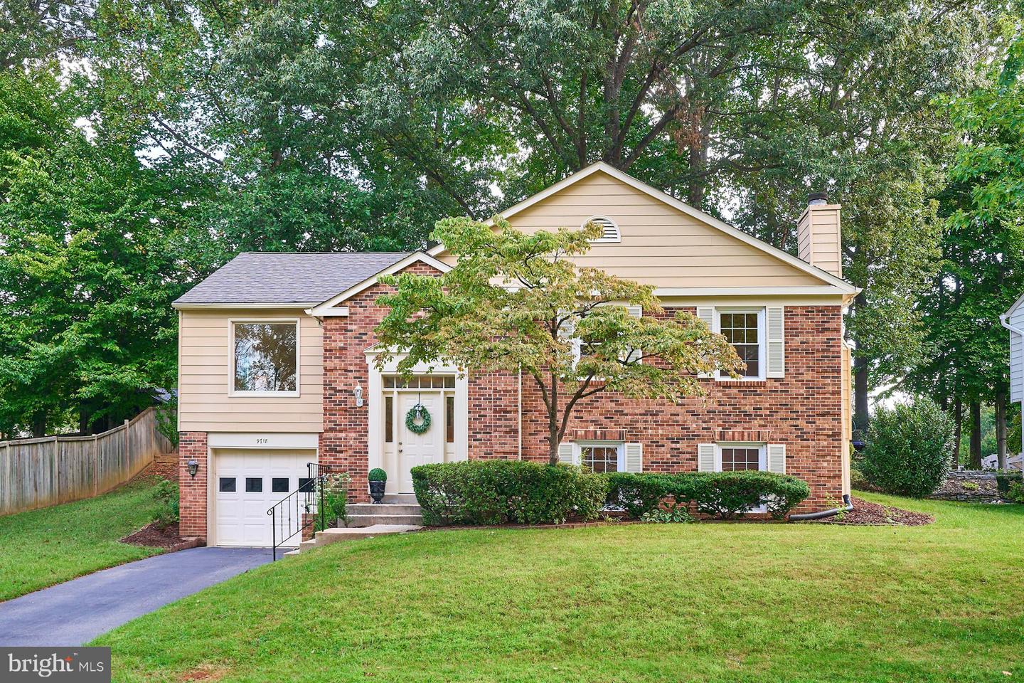 9718 Loch Linden Ct Property Photo 2