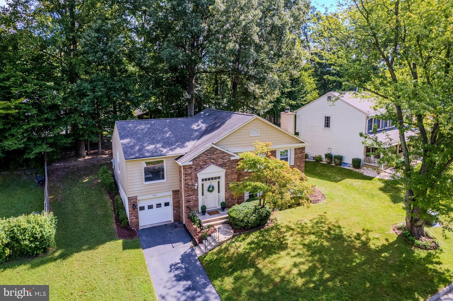 9718 Loch Linden Ct Property Photo 4