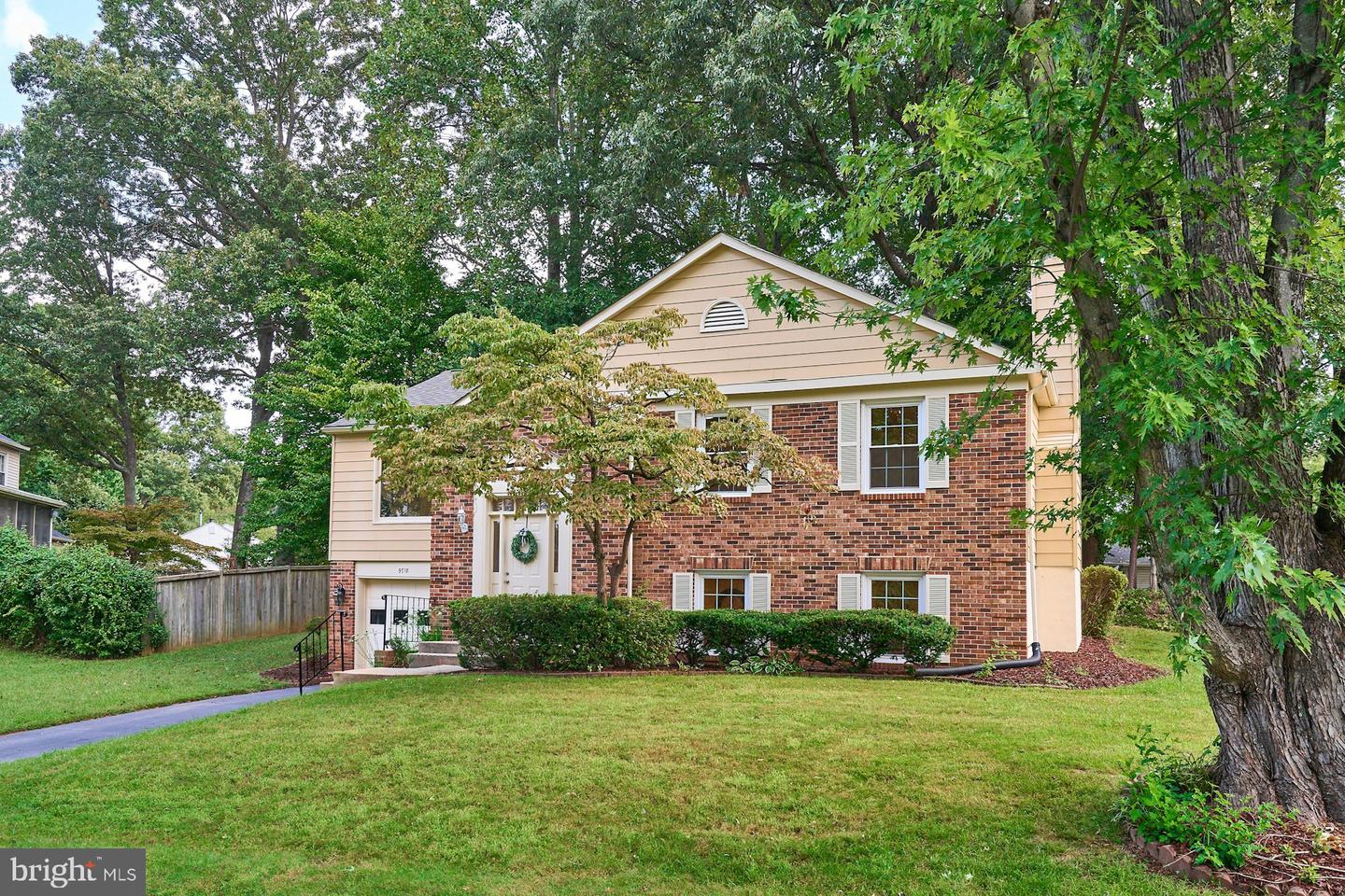 9718 Loch Linden Ct Property Photo 6