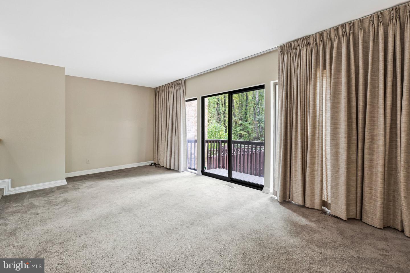 6896 Deer Run Dr Property Photo 42