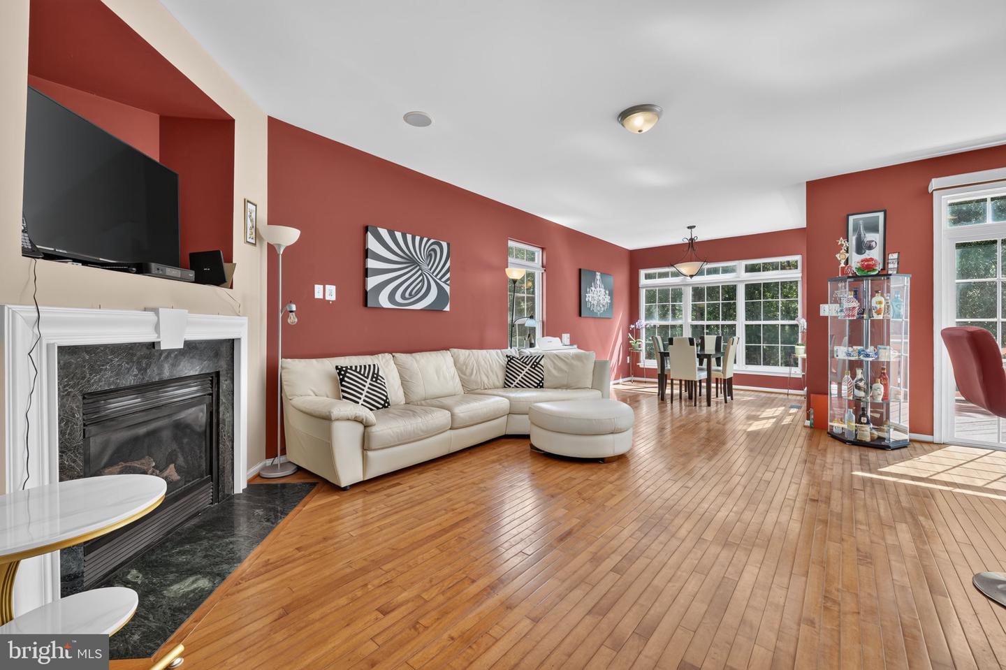 7322 Hampton Manor Pl Property Photo 9