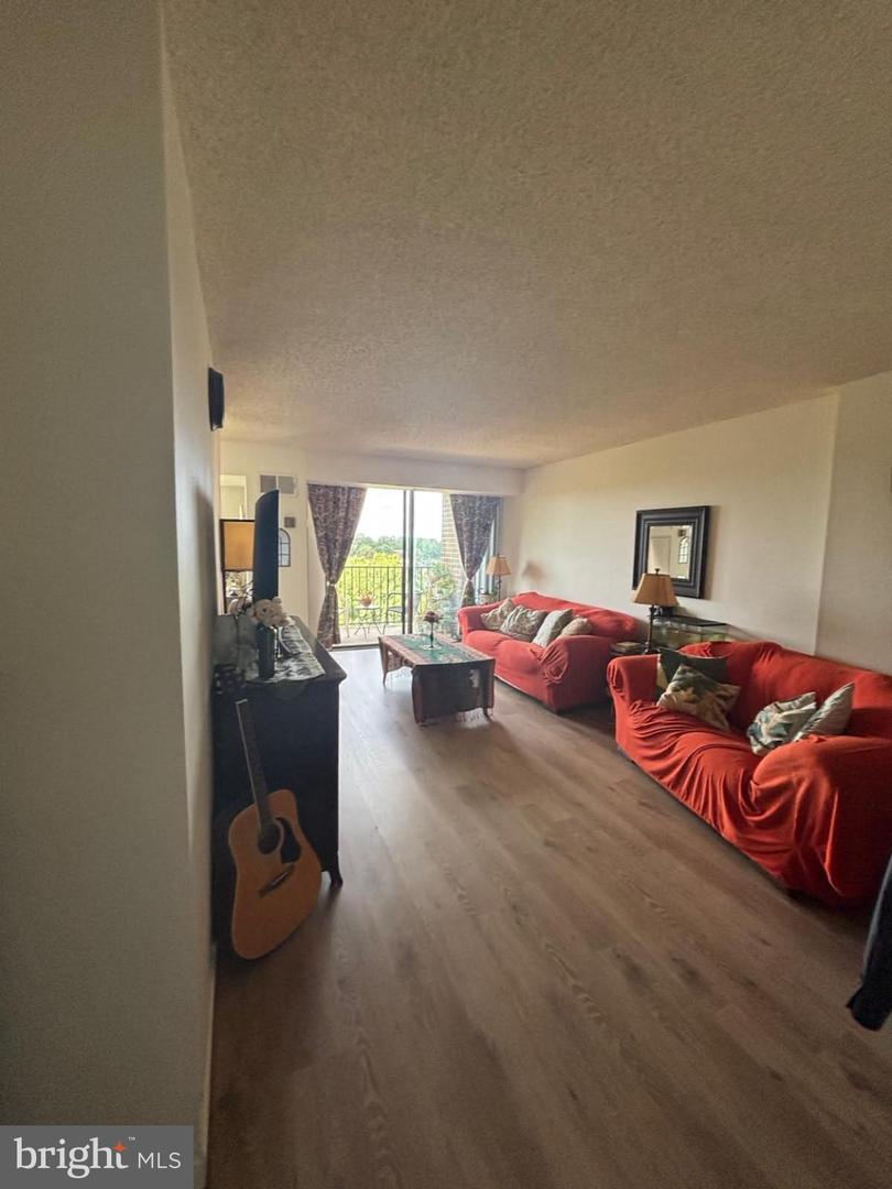 2311 Pimmit Dr #817 Property Photo 7