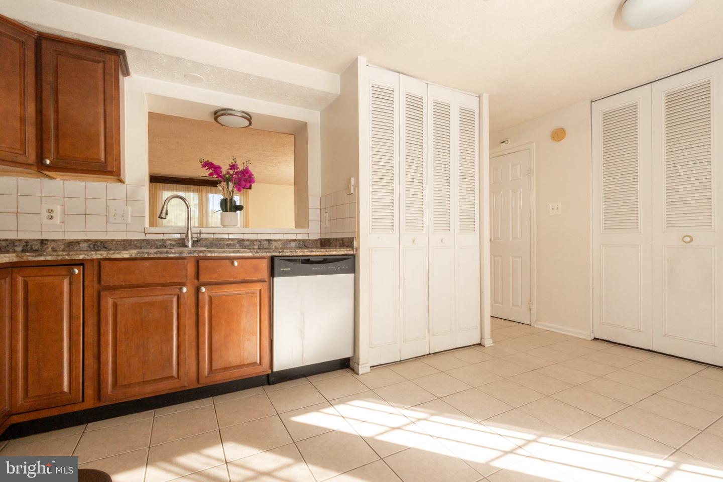 7467 Lone Star Rd Property Photo 5