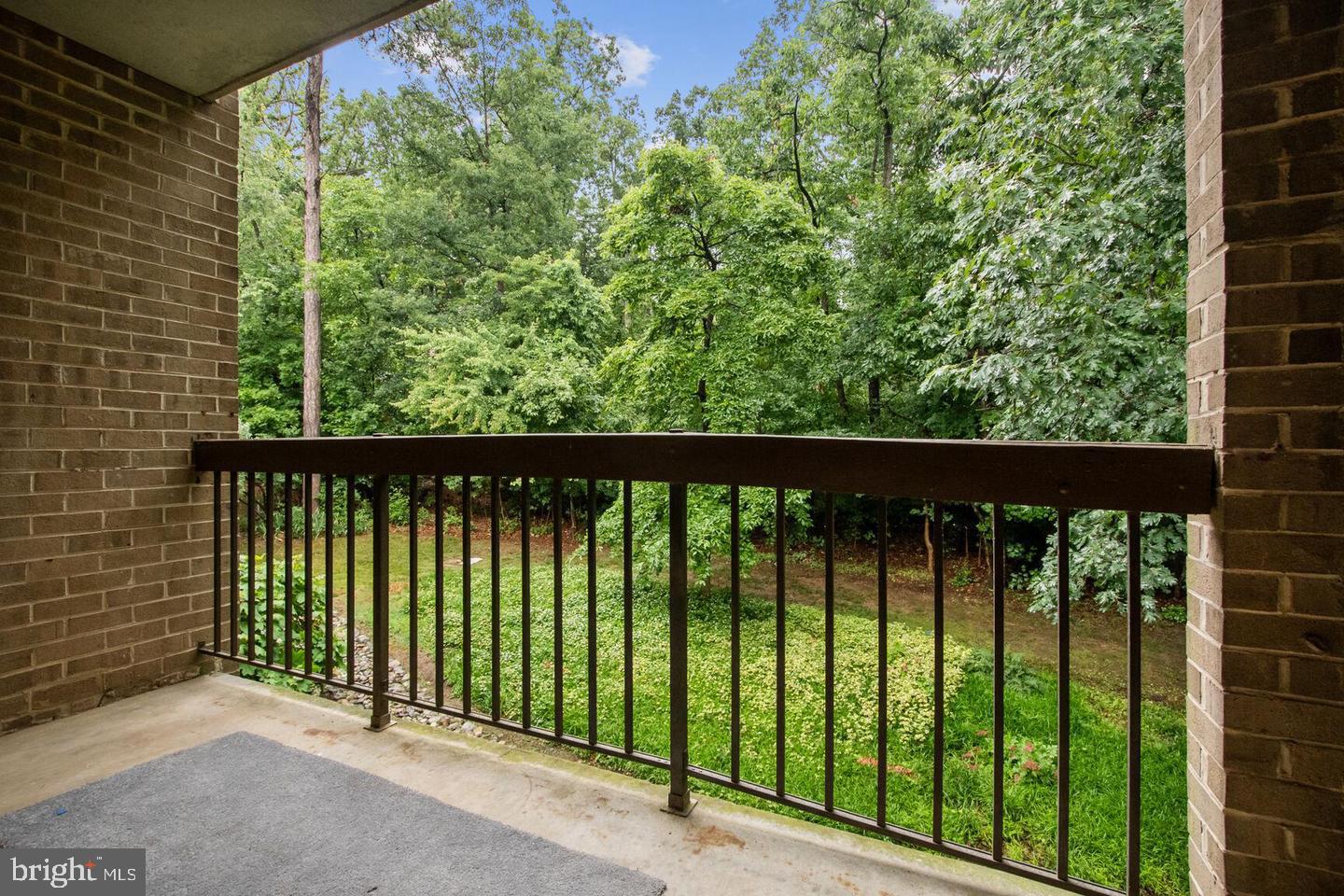 1635 Parkcrest Cir #8d/201 Property Photo 11